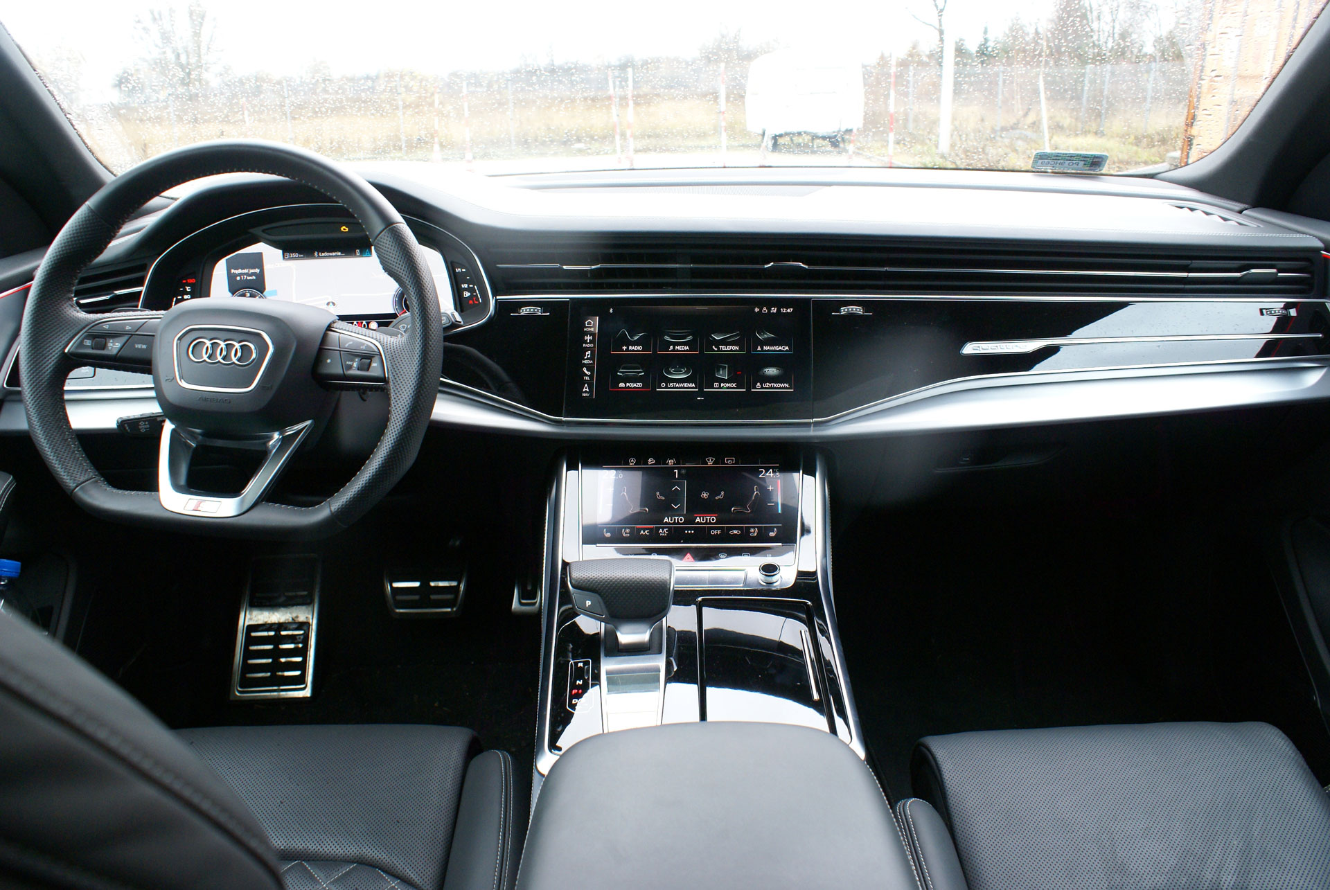 Audi Q8 - kokpit