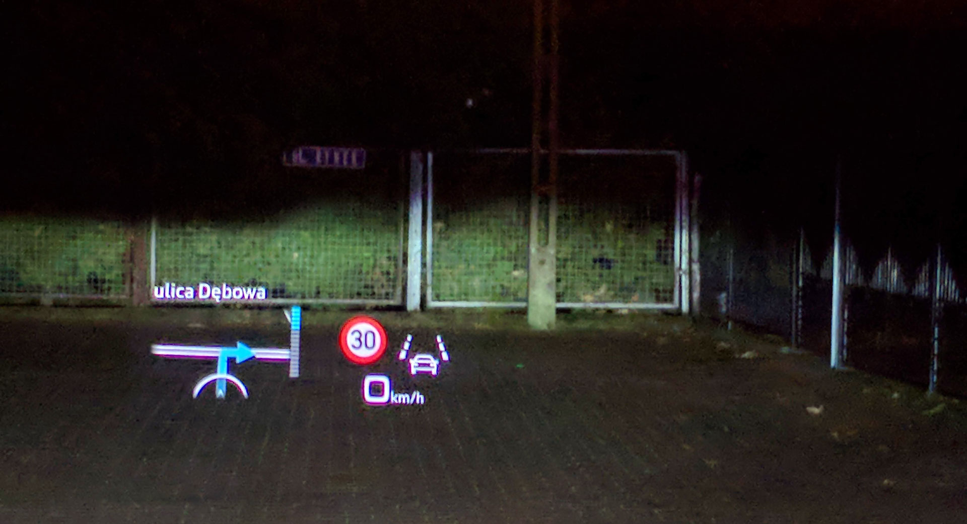 Audi Q8 - asysta kierowcy