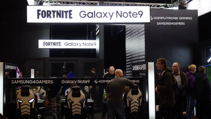 stoisko samsunga z mobilnym fortnitem