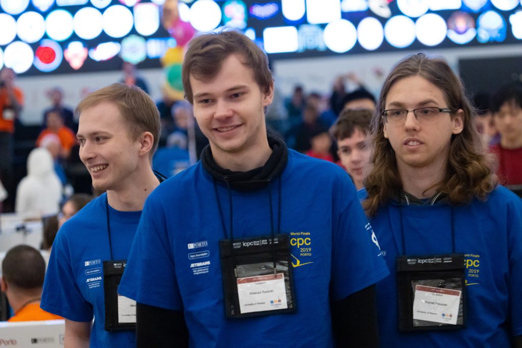 Studenci z Uniwersytetu Warszawskiego ze złotym medalem w programowaniu zespołowym