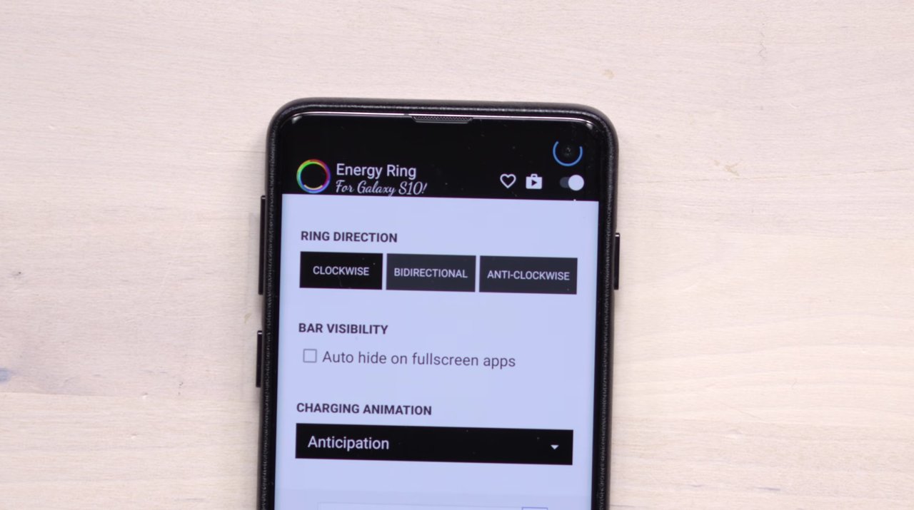 Aplikacja zamienia dziurkę w Galaxy S10 we wskaźnik baterii