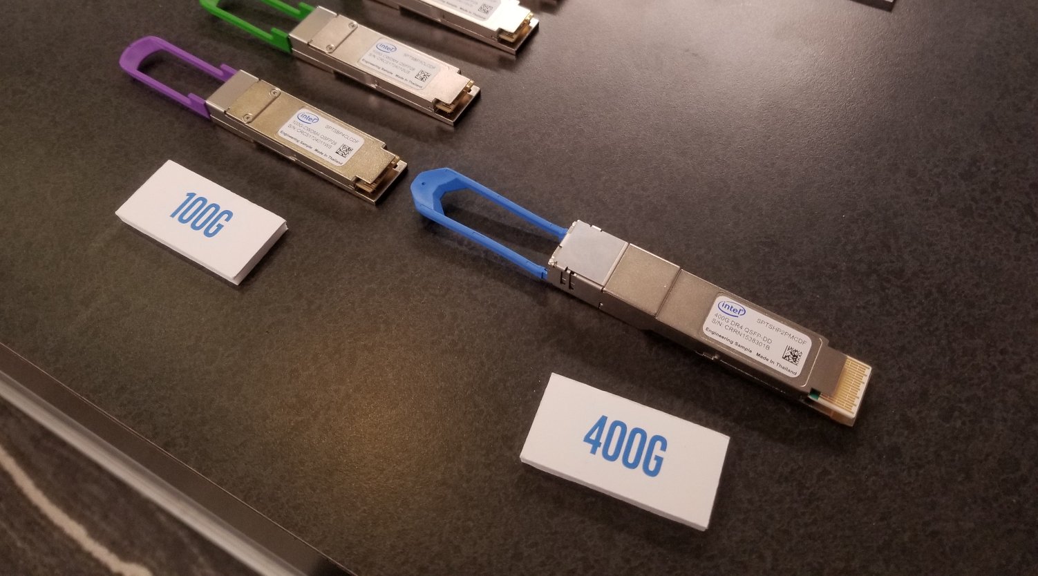 Intel pokazuje nadajnik dla sieci 400 GbE