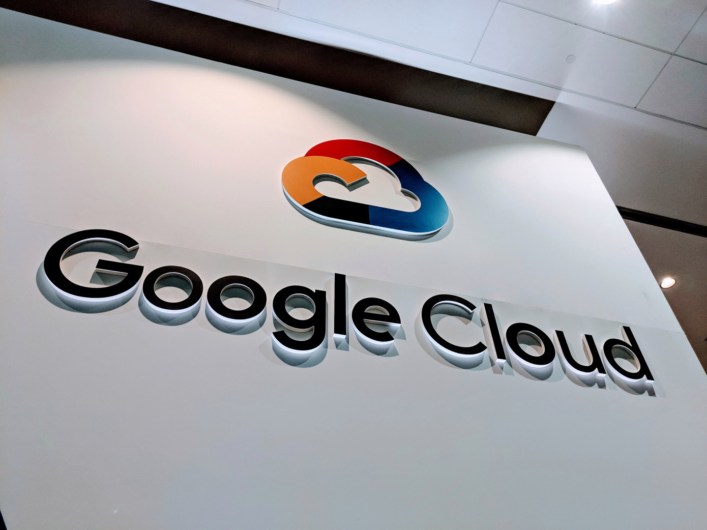 Google coraz bardziej skupia się na chmurze