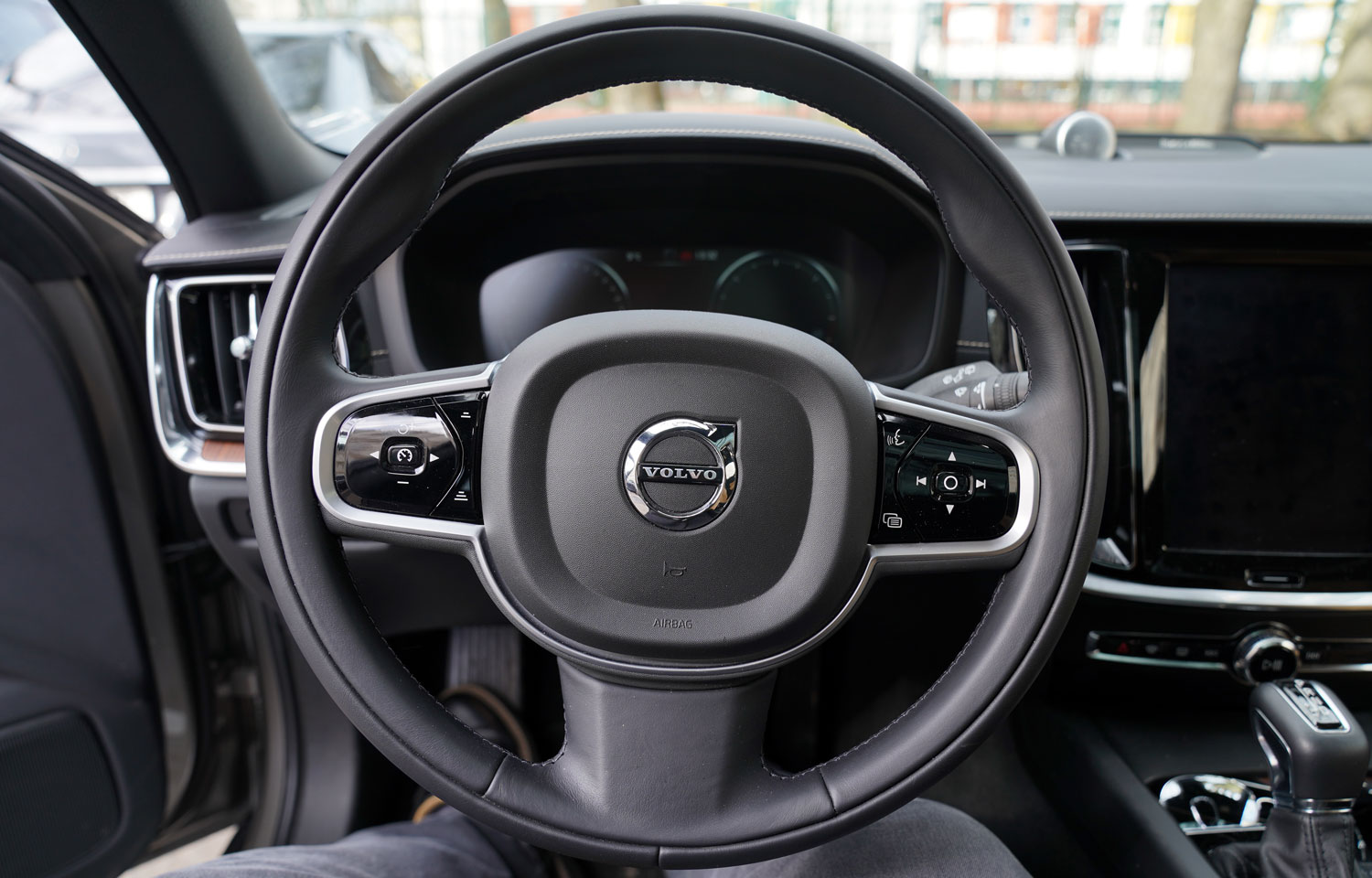 Volvo V60 CrossCountry D4 Polestar Performance wewnątrz - kokpit