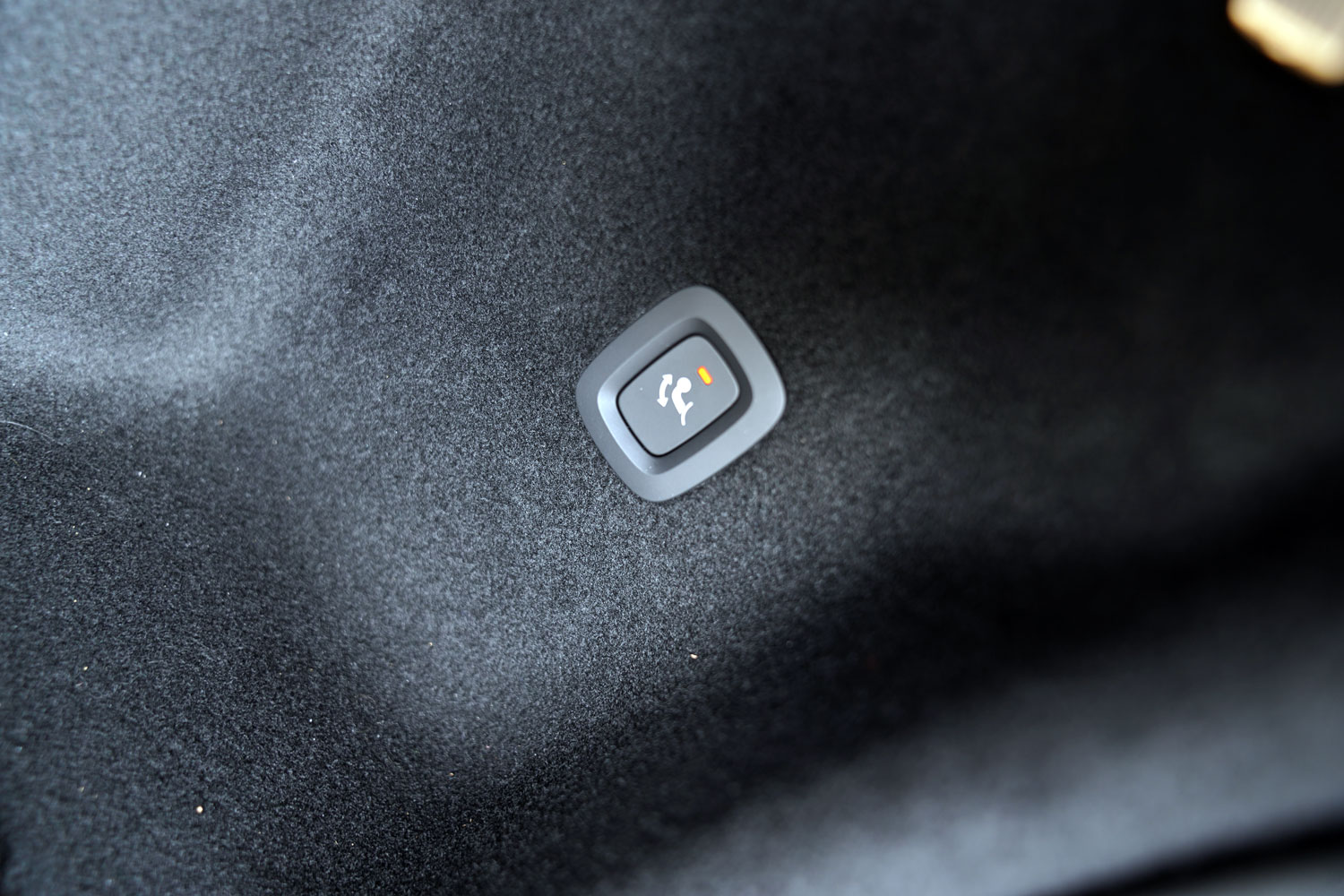 Volvo V60 CrossCountry D4 Polestar Performance wewnątrz