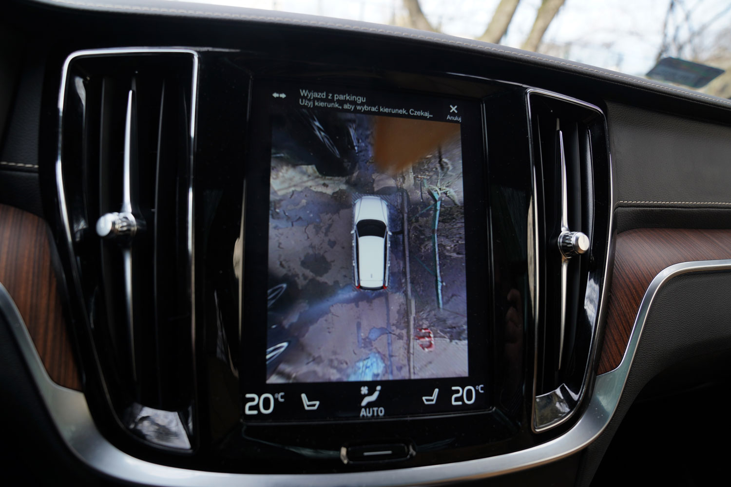 Volvo V60 CrossCountry D4 - cyfrowa asysta