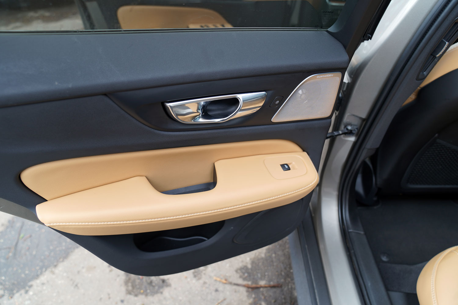 Volvo V60 CrossCountry D4 Polestar Performance wewnątrz