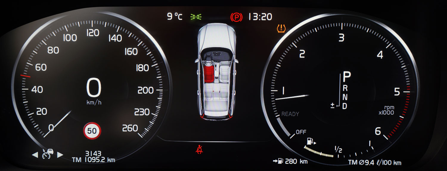 Volvo V60 CrossCountry D4 Polestar Performance wewnątrz - kokpit