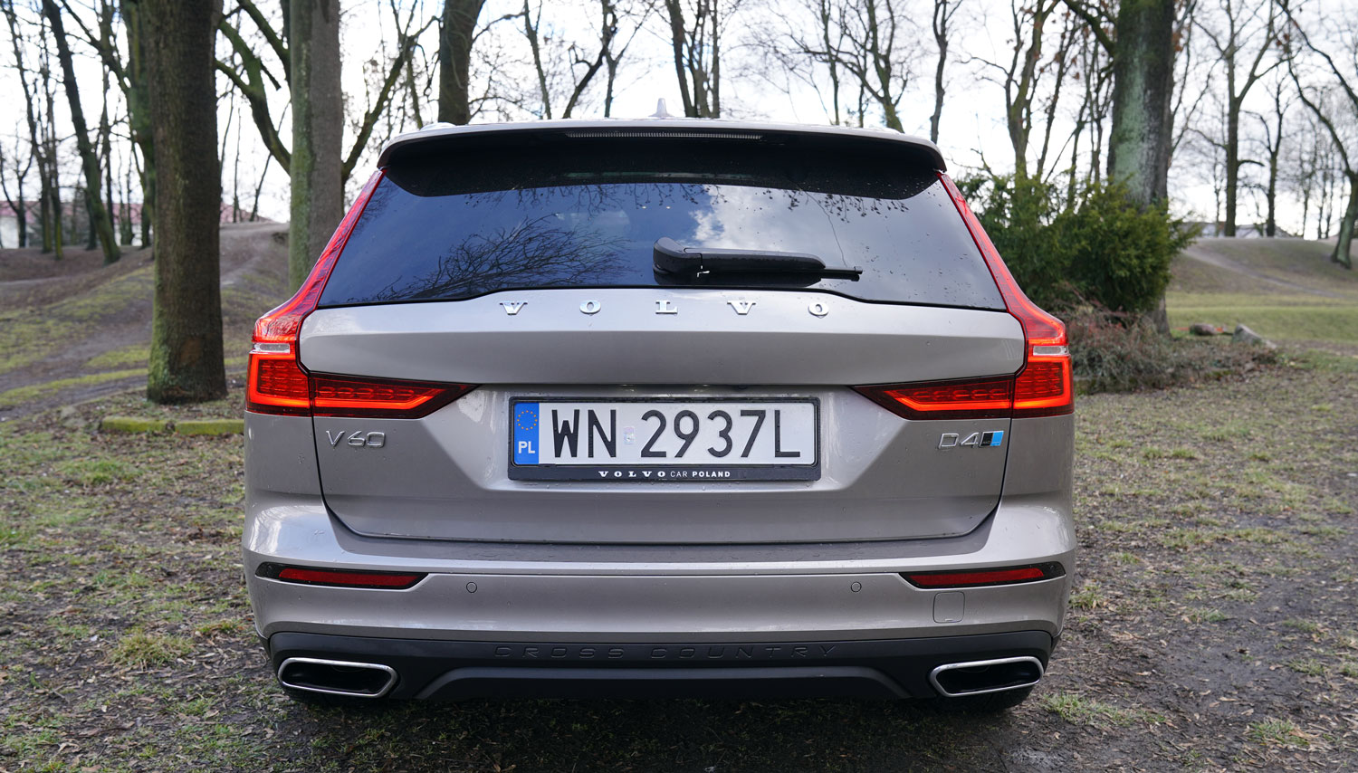 Volvo V60 CrossCountry D4 Polestar Performance z zewnątrz