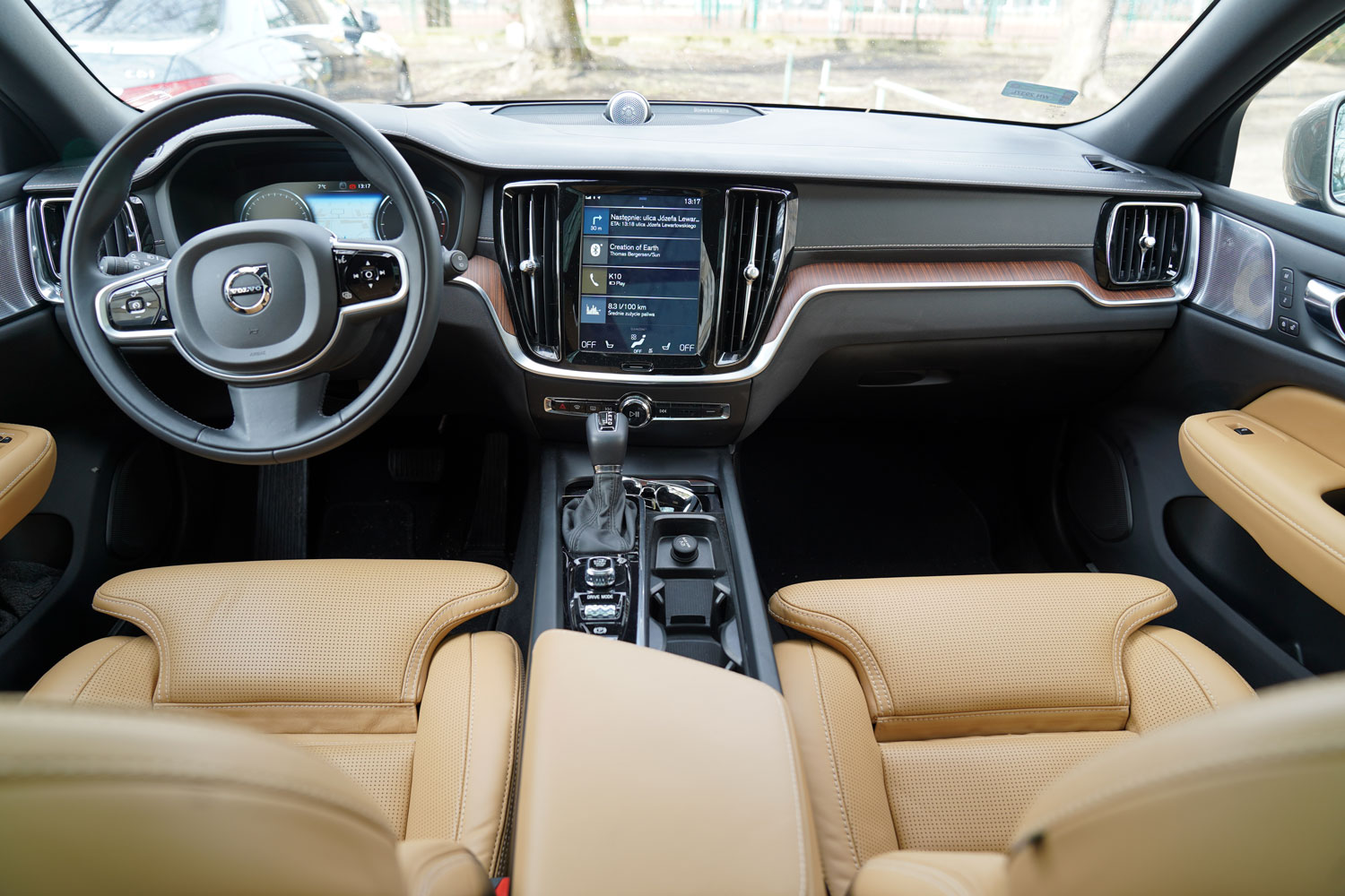 Volvo V60 CrossCountry D4 Polestar Performance wewnątrz - kokpit