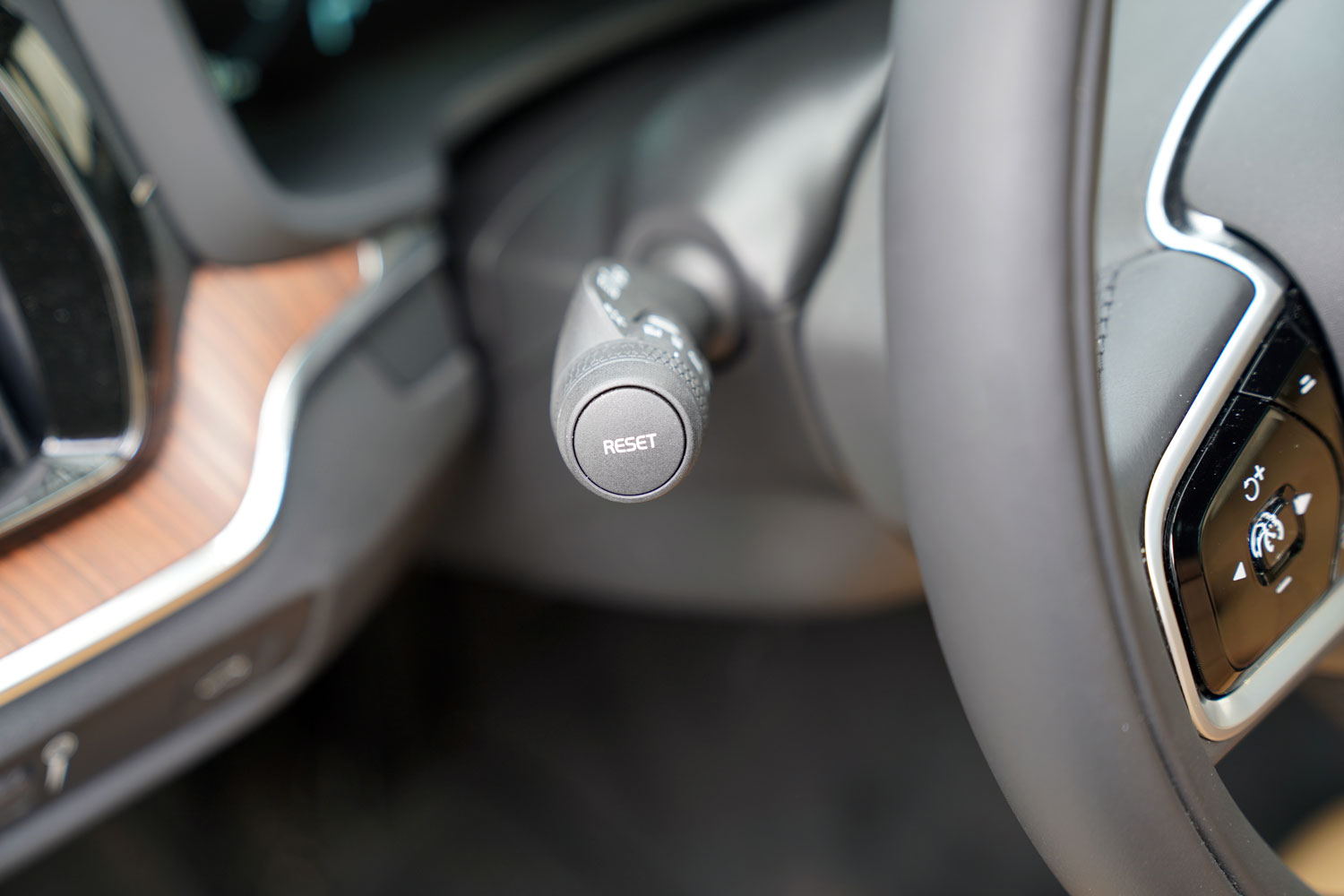 Volvo V60 CrossCountry D4 Polestar Performance wewnątrz - kokpit