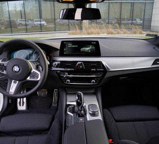 BMW 525d Touring - kokpit