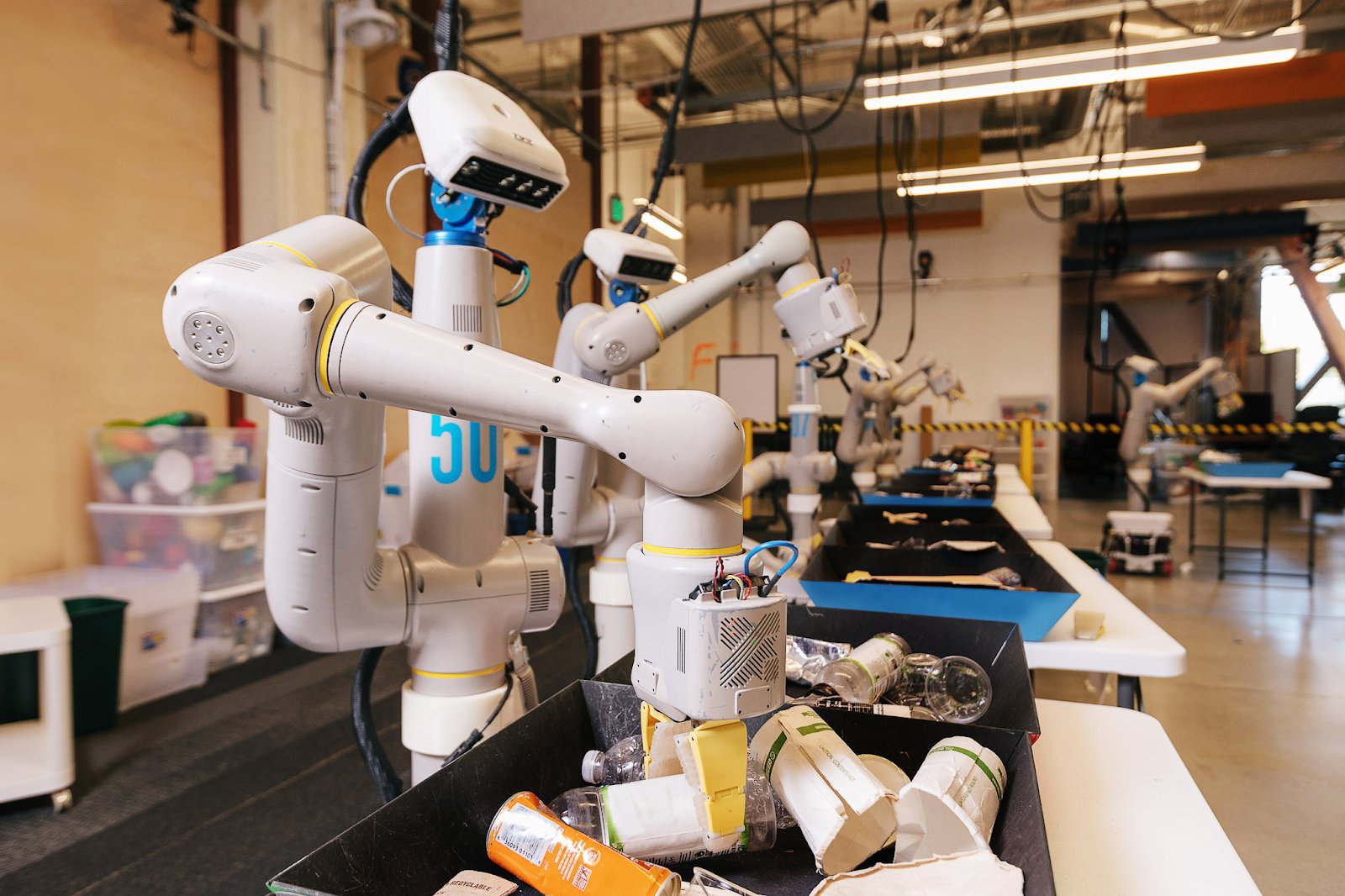 Alphabet pracuje nad robotami, które będą nam towarzyszyć na co dzień