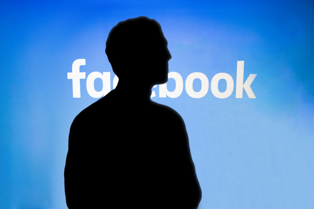 Moderator Facebooka brał łapówki za odblokowywanie kont