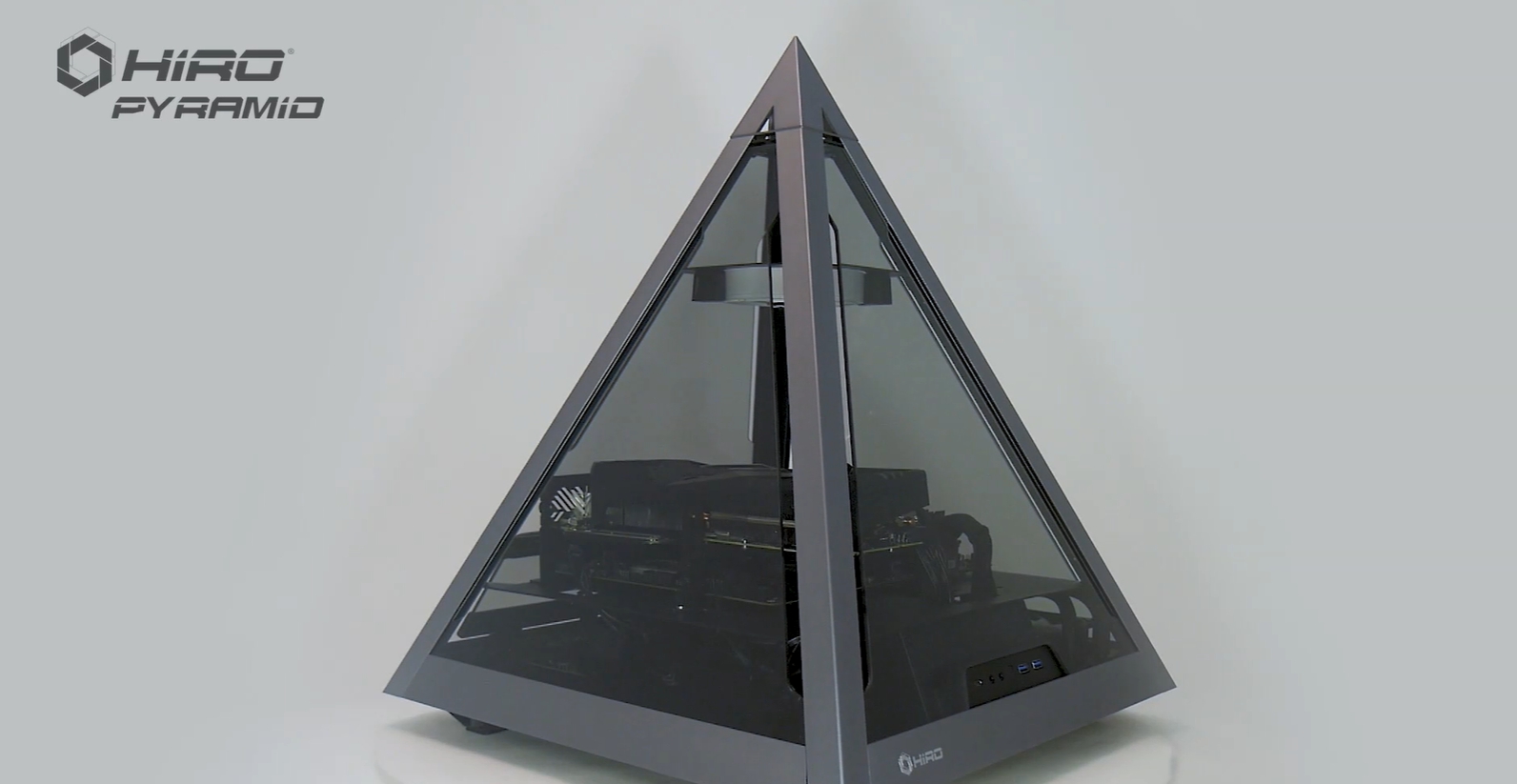HIRO Pyramid – polski komputer o nietypowym kształcie