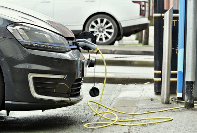 Sprawdzili akumulatory i oniemieli. Żyłeś w błędzie, a elektryczne samochody są lepsze niż myślisz