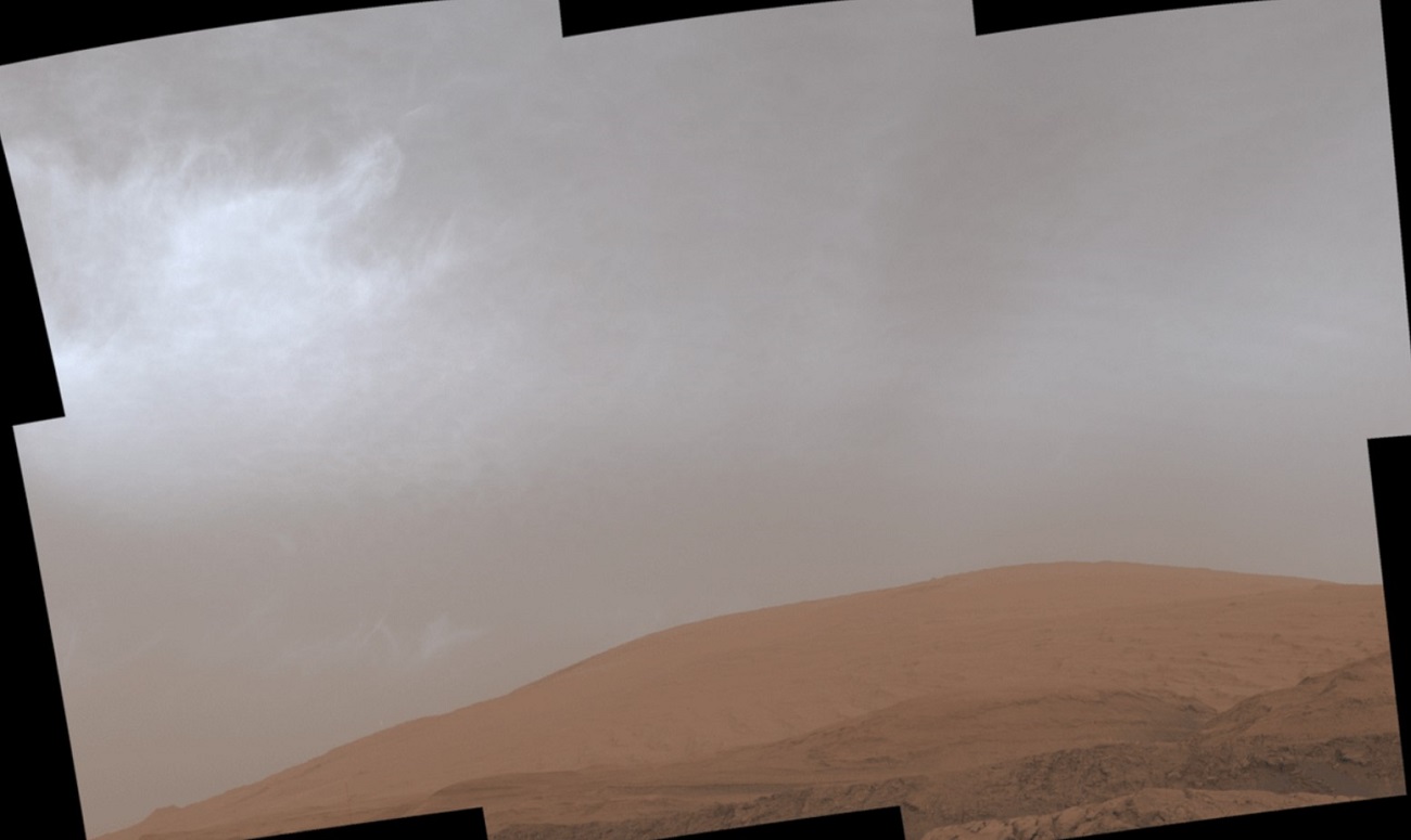 Łazik Curiosity uwiecznił “ziemskie” chmury na Marsie