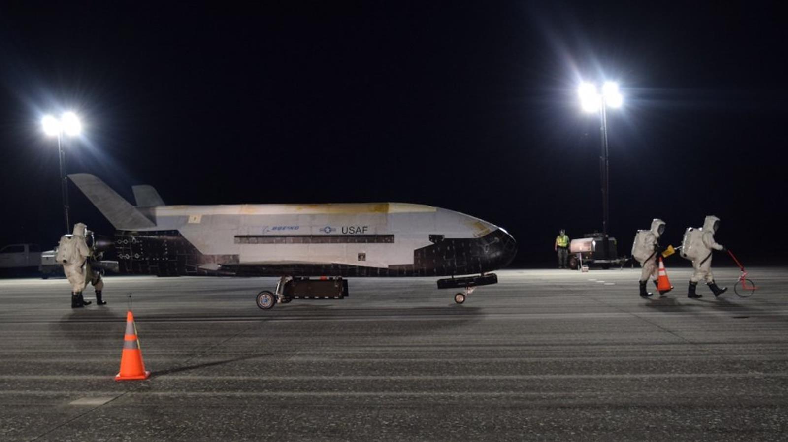 Kosmiczny samolot Chin, odpowiedź na X-37B USA?