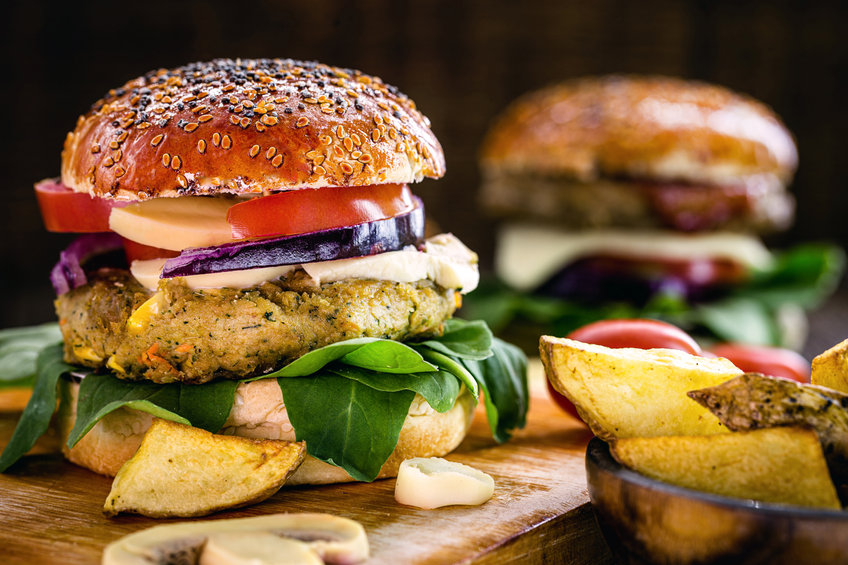 Popularność burgerów wegetariańskich rośnie z roku na rok
