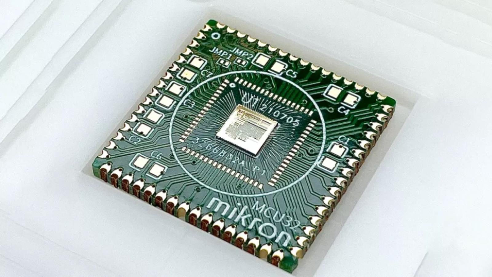 RISC-V podstawą dla kolejnego dzieła. Oto rosyjski mikrokontroler Mikron MIK32
