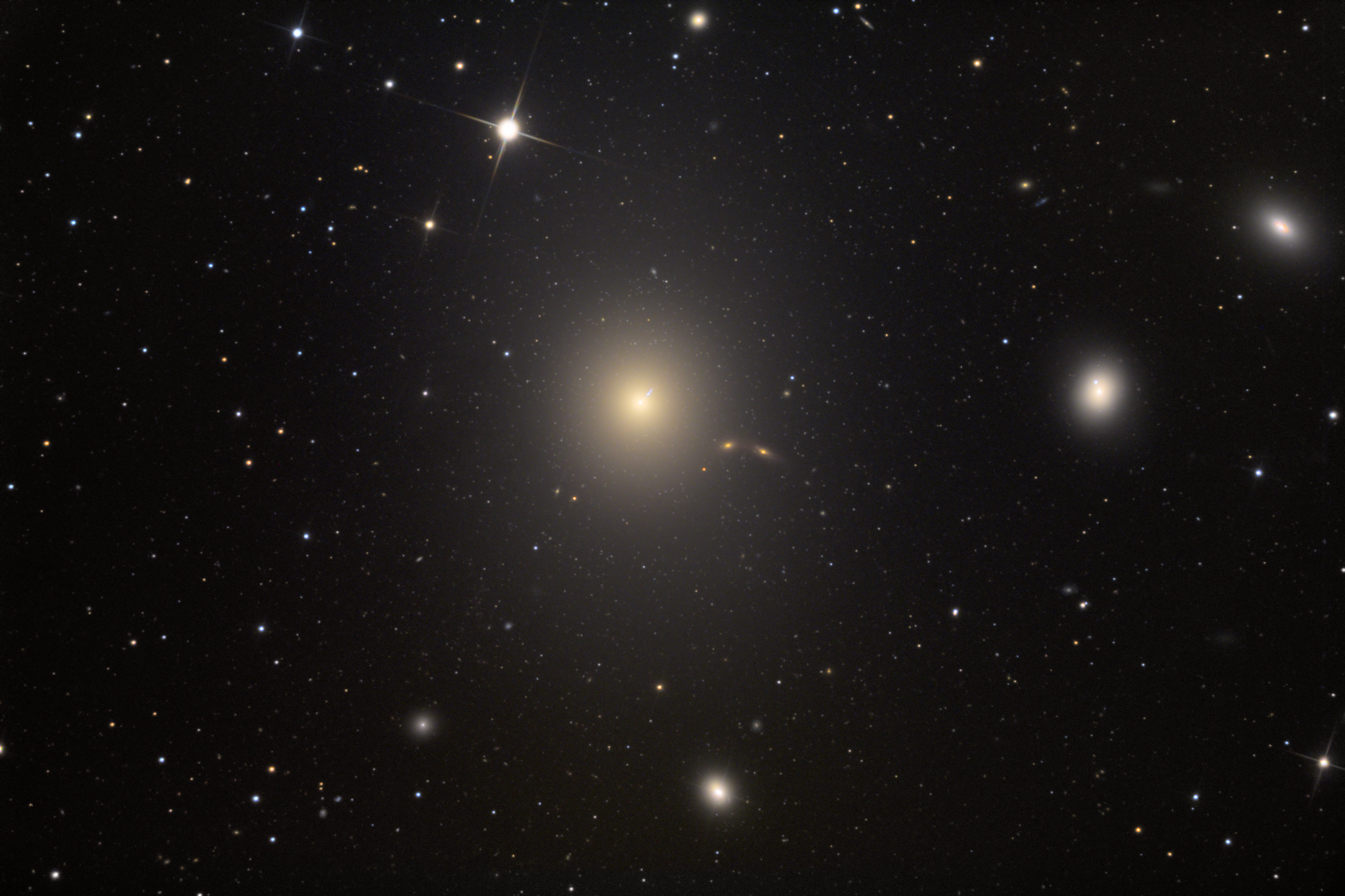 Galaktyka M87
