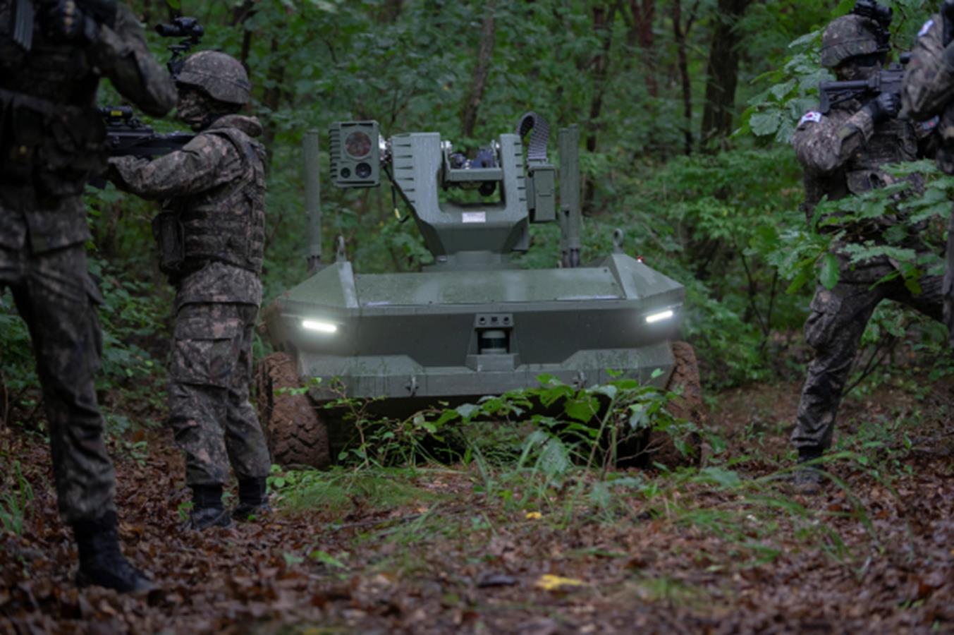 Próby operacyjne robotów bojowych MPUGV zakończone. Korei Południowej pomogła Hiszpania