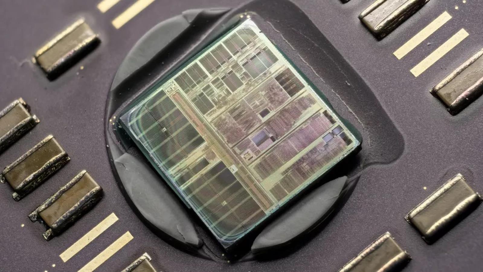 Pamiętacie procesor AMD K6-2+? Po 22 latach odblokowano jego dodatkową pamięć L2