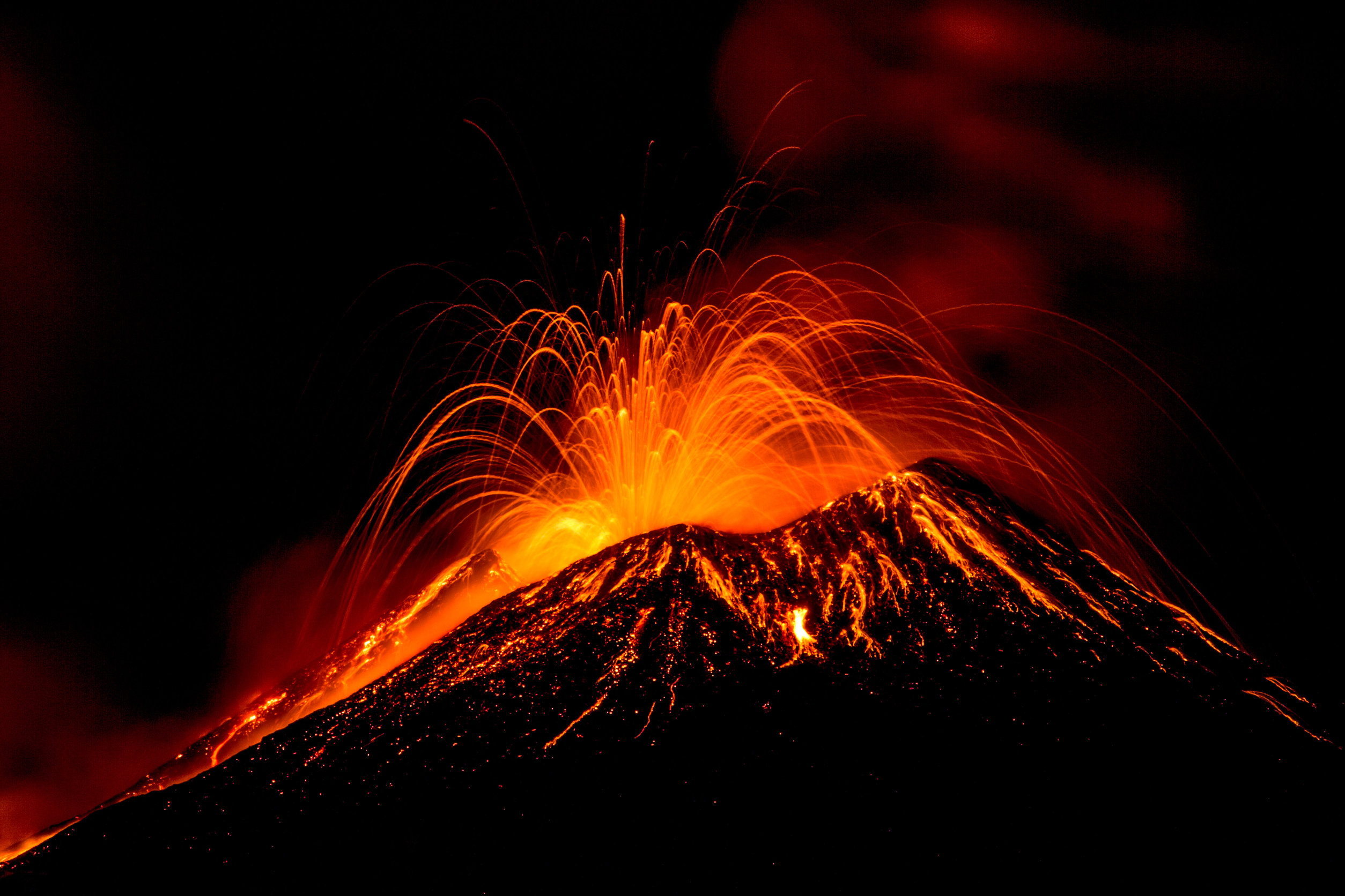Etna – uśpiony potwór znowu się budzi
