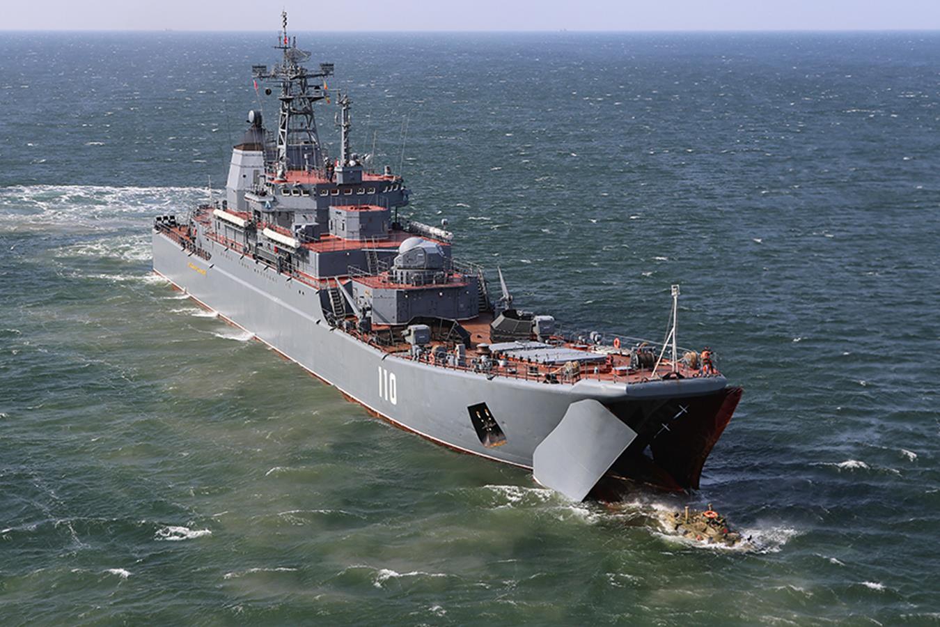 Rosja straciła okręt wojenny. Obejrzyj potężny wybuch z momentu ataku