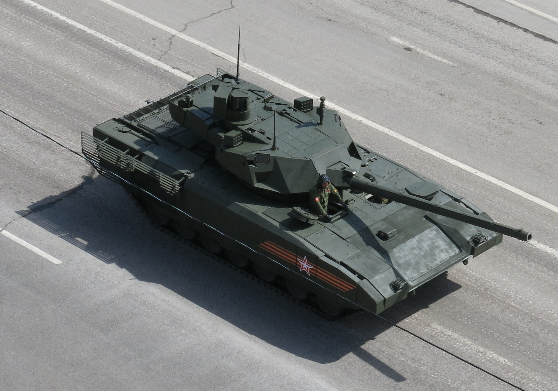 Czołg T-14 Armata niczym kruchy diament. Rosja uważa superbroń za zbyt drogą na wojnę