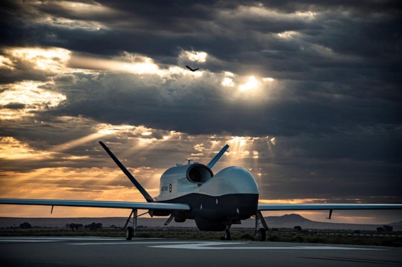 Wojskowe roje dronów z siecią 5G. “Znaczący wpływ na pola bitew”