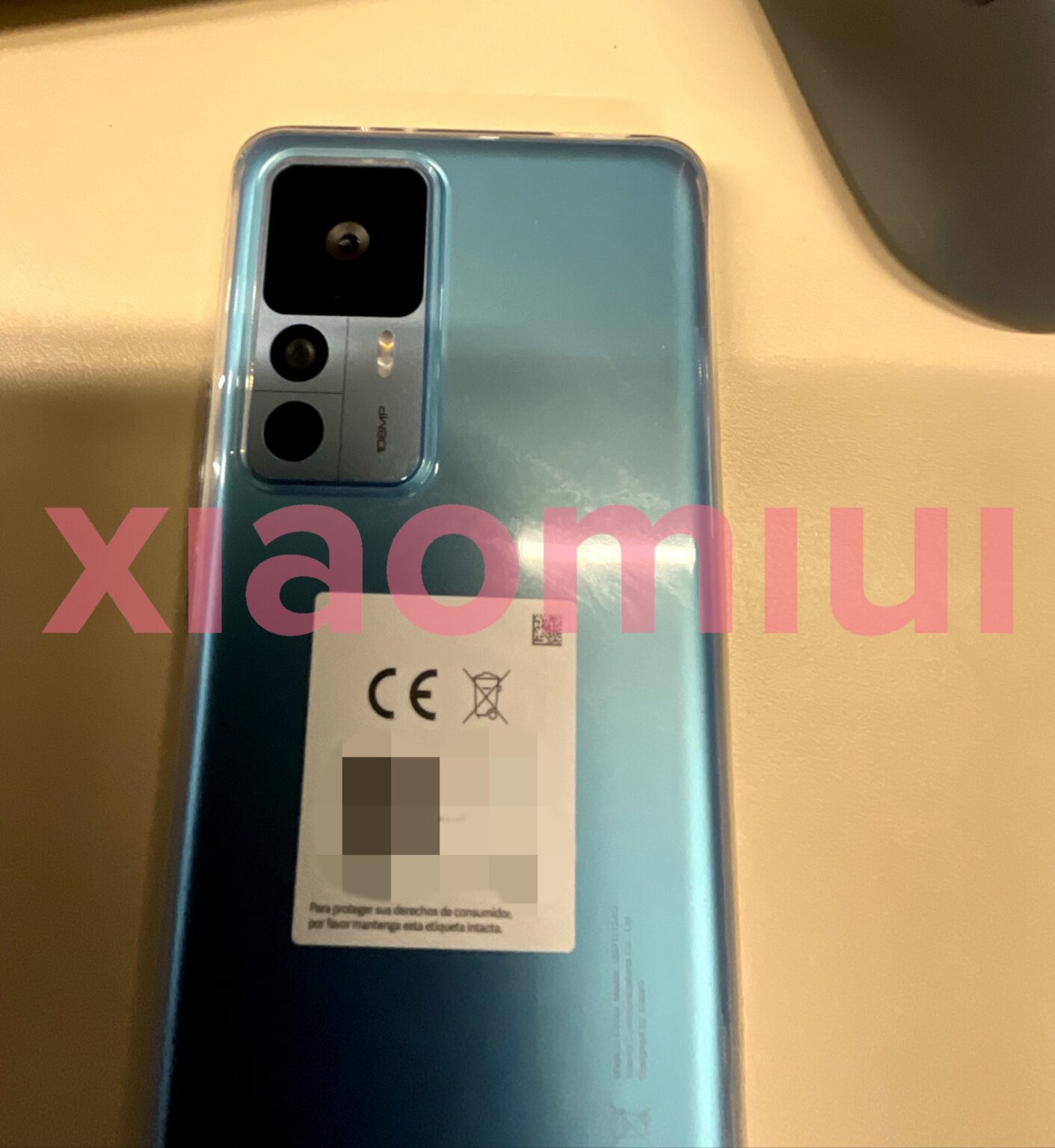 Xiaomi 12T jeszcze co prawda nie zadebiutował, ale komuś już udało się go kupić