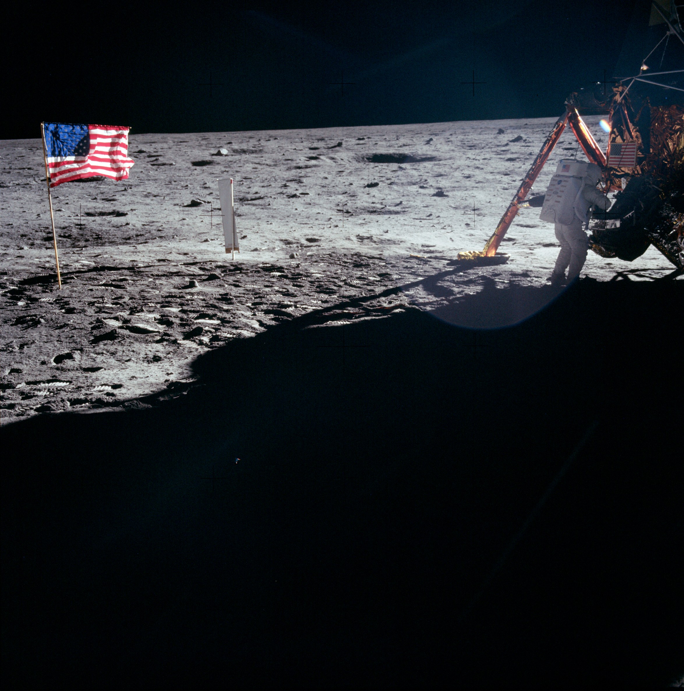 Neil Armstrong na Księżycu, As11-40-5886, NASA