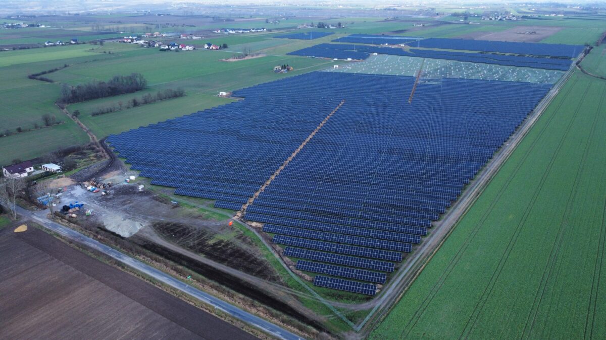 Tej inwestycji nic już nie zatrzyma. To pierwsza tak wielka farma solarno-wiatrowa w Polsce