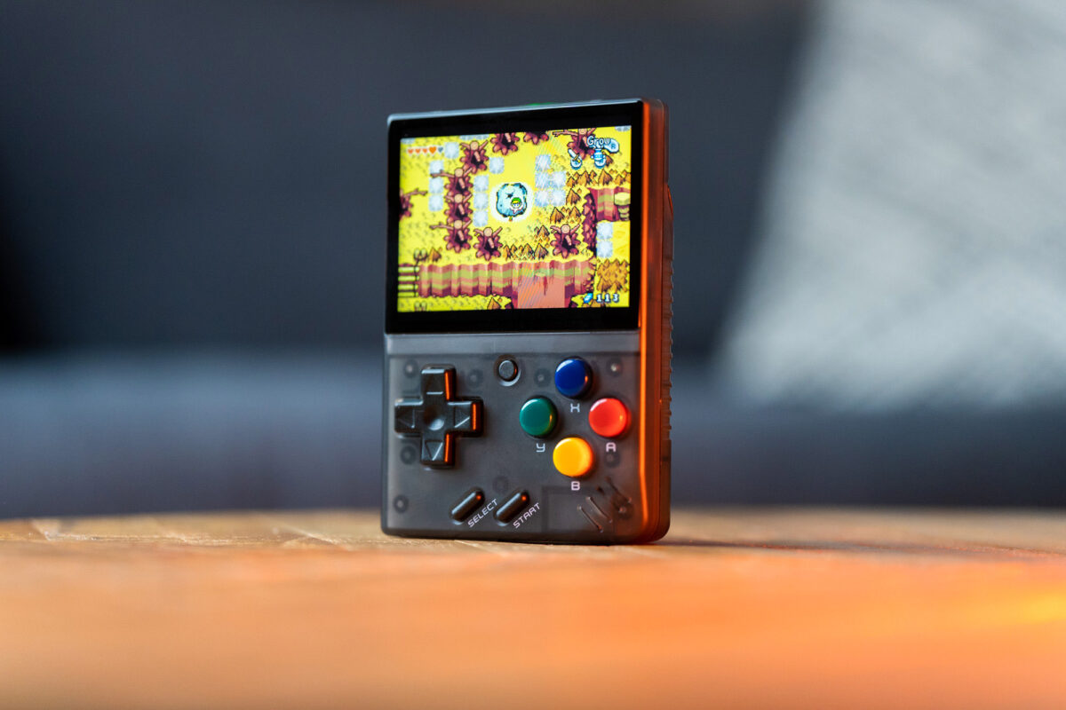 Game Boy na miarę 2023 roku. Ta retrokonsolka przywróciła mi radość z grania
