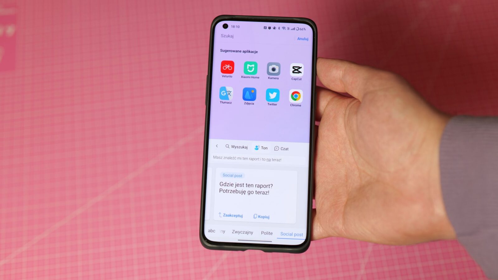 Styl wypowiedzi w klawiaturze SwiftKey pod social media