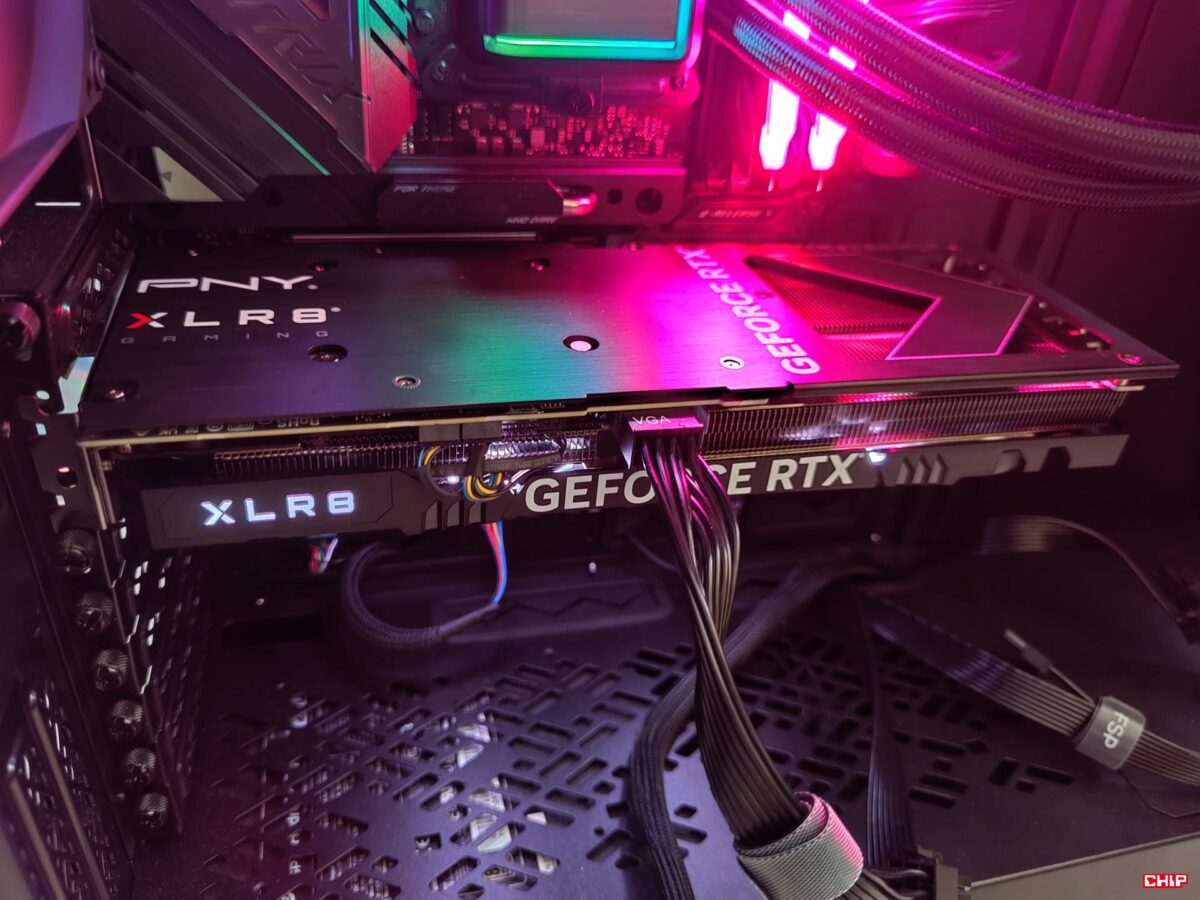 Test PNY GeForce RTX 4070 XLR8 Gaming Verto Epic-X RGB