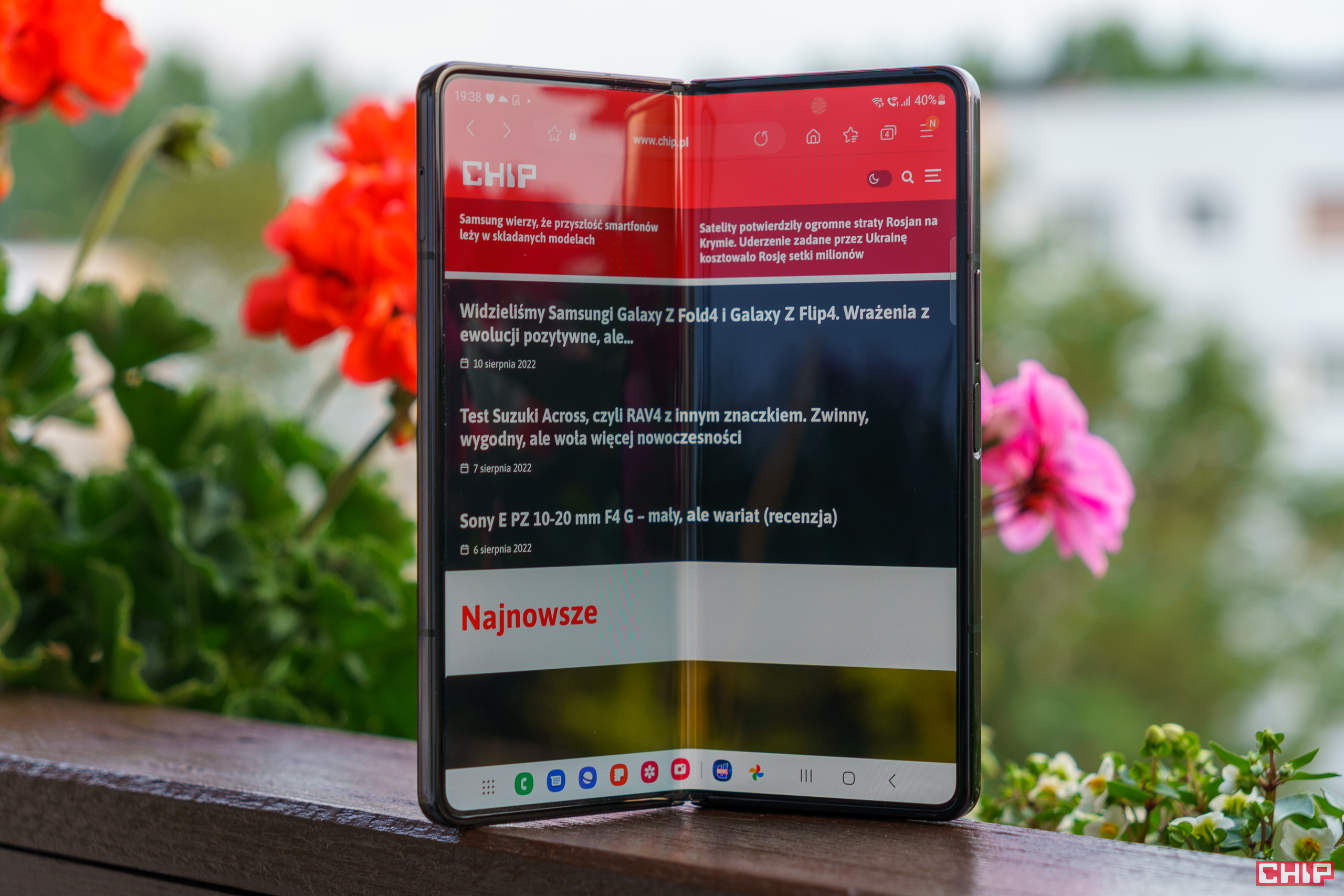 Samsung Galaxy Z Fold 4, kamera pod ekranem