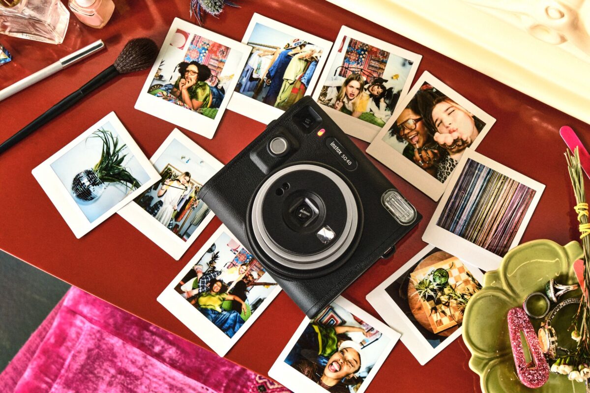 Nowe aparaty fotograficzne Fujifilm Instax polecają się na wakacje