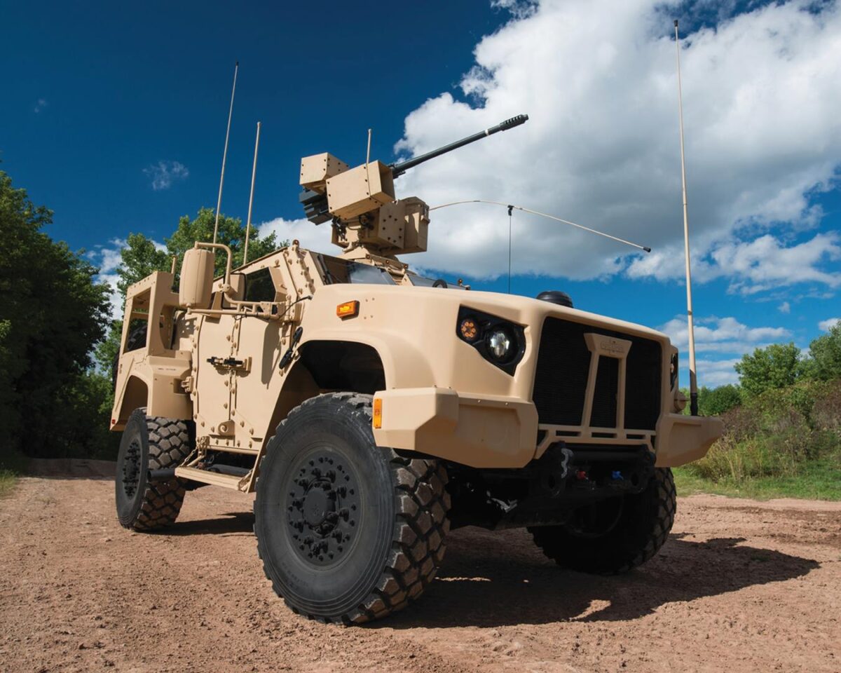 Oto wojskowe pojazdy przyszłości. USA wzmocniły JLTV najnowocześniejszą technologią