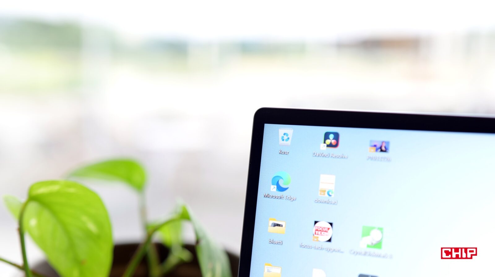 Huawei MateBook 16s - ramki wokół ekranu