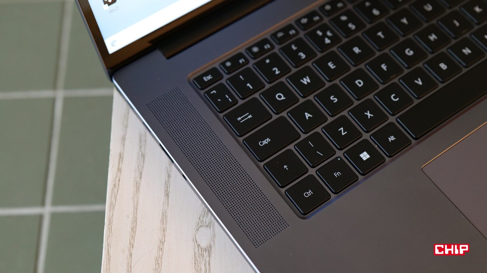 Huawei MateBook 16s i maskownica głośnika