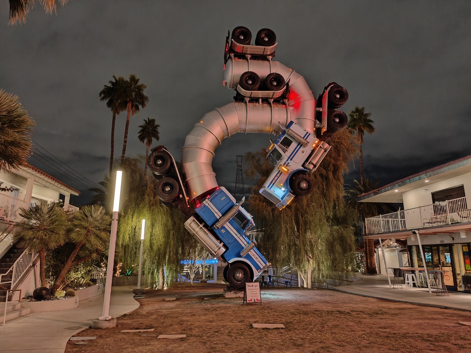 OPPO Find X5 Pro - przykładowe zdjęcie w trybie nocnym