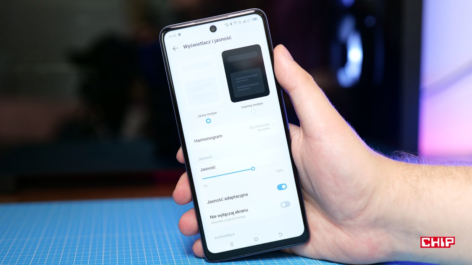 Ustaiwenia wyświetlacza w Tecno Spark 10 Pro i motywu
