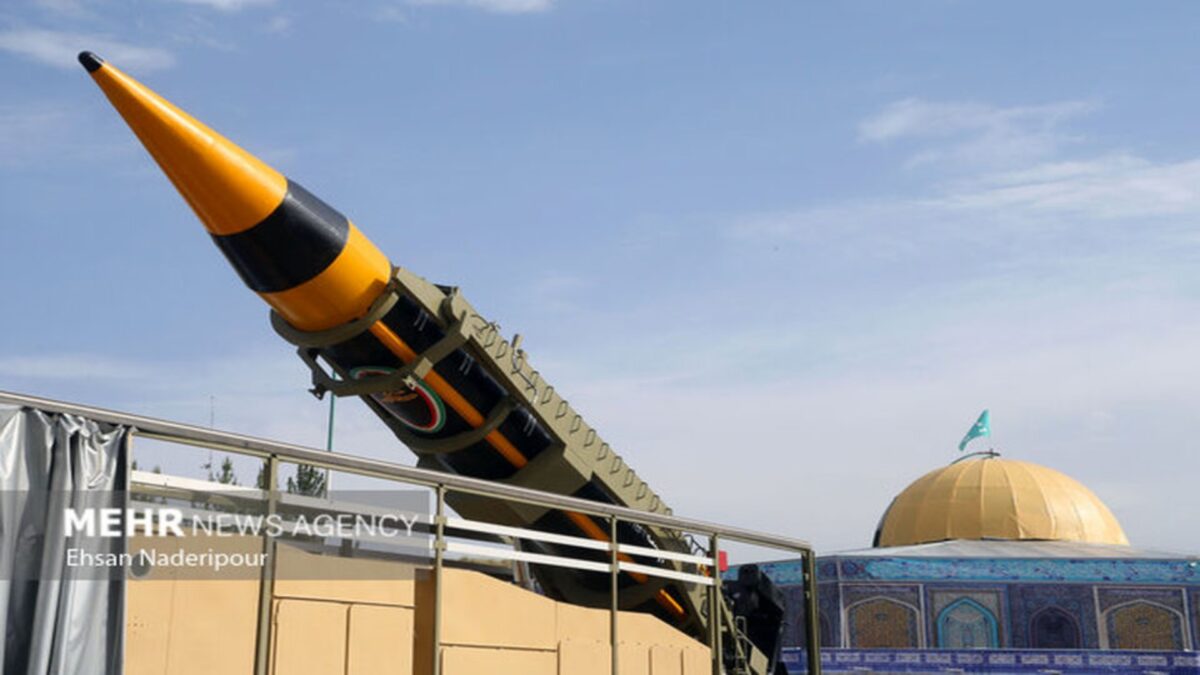 Niszczyciele prosto z powietrza. Lotnictwo Iranu doczekało się potężnej broni