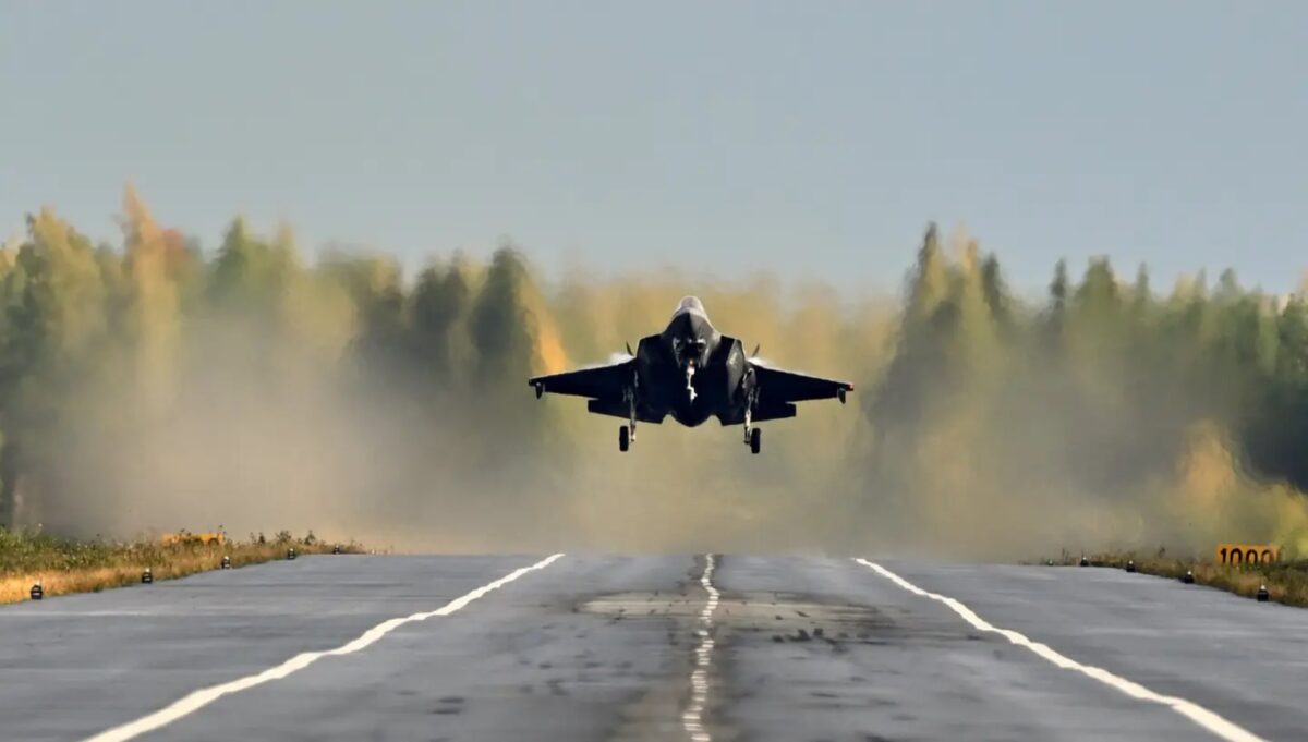 Husaria powraca, ale w nowoczesnym wydaniu. Polskie myśliwce F-35 wzbudziły kontrowersje