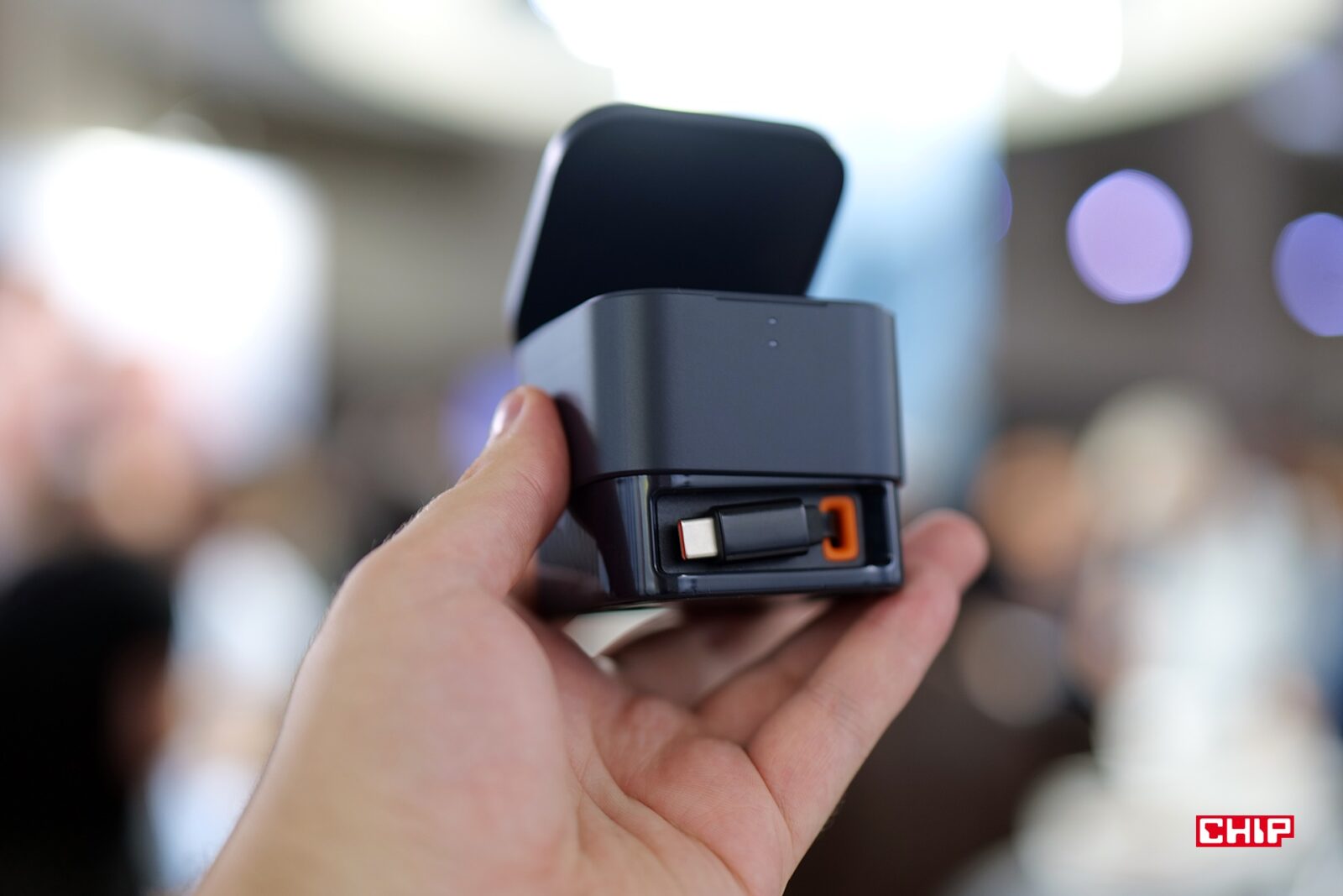 Ładowarka 3 w 1 MagSafe od Baseus - dół i kabel