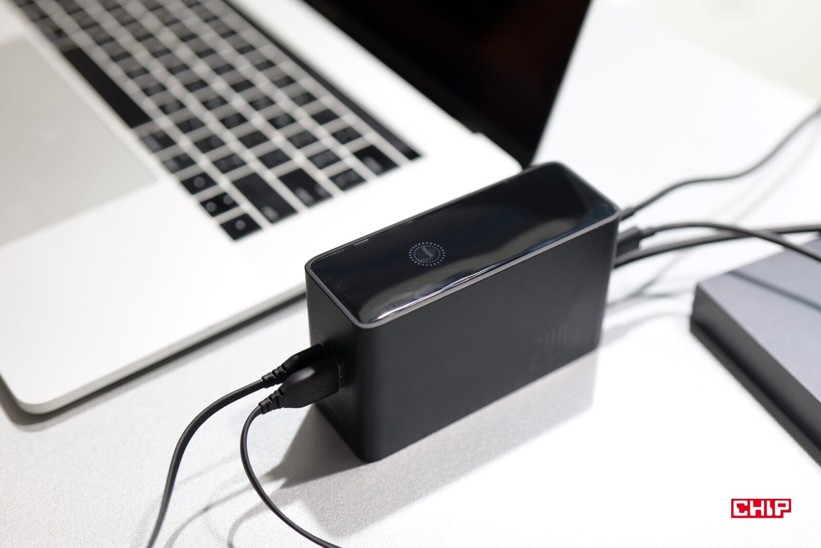 Baseus GaN 5 Pro Desktop Fast Charger 240W - ekran wyłączony