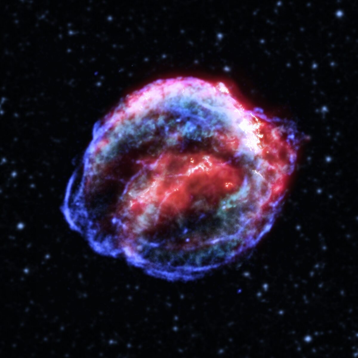 Pozostałości supernowej zdradzają sekrety potężnej eksplozji. Astronomowie próbują wyjaśnić wykryte nieścisłości