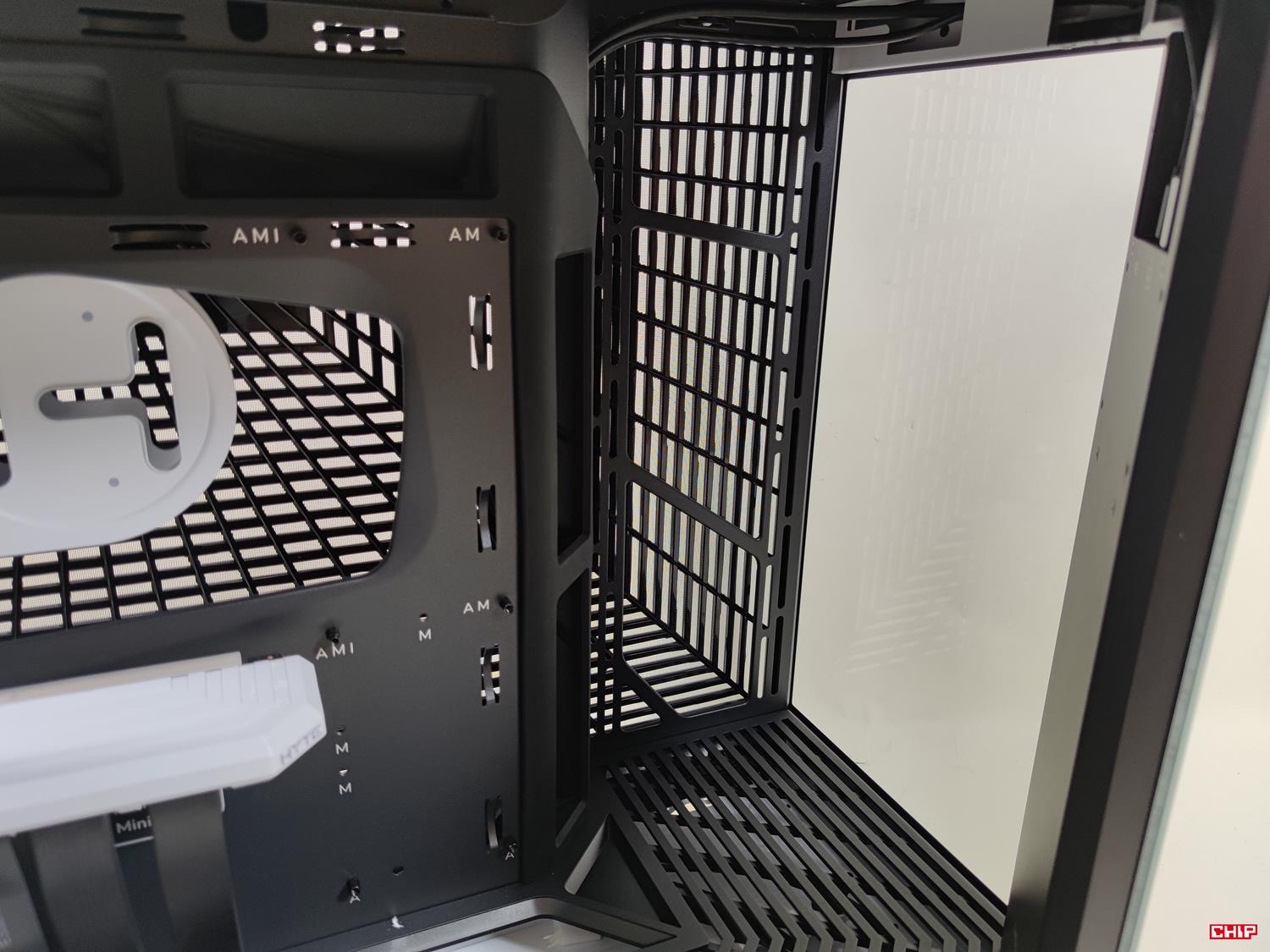 test Hyte Y70 Touch, recenzja Hyte Y70 Touch, opinia Hyte Y70 Touch